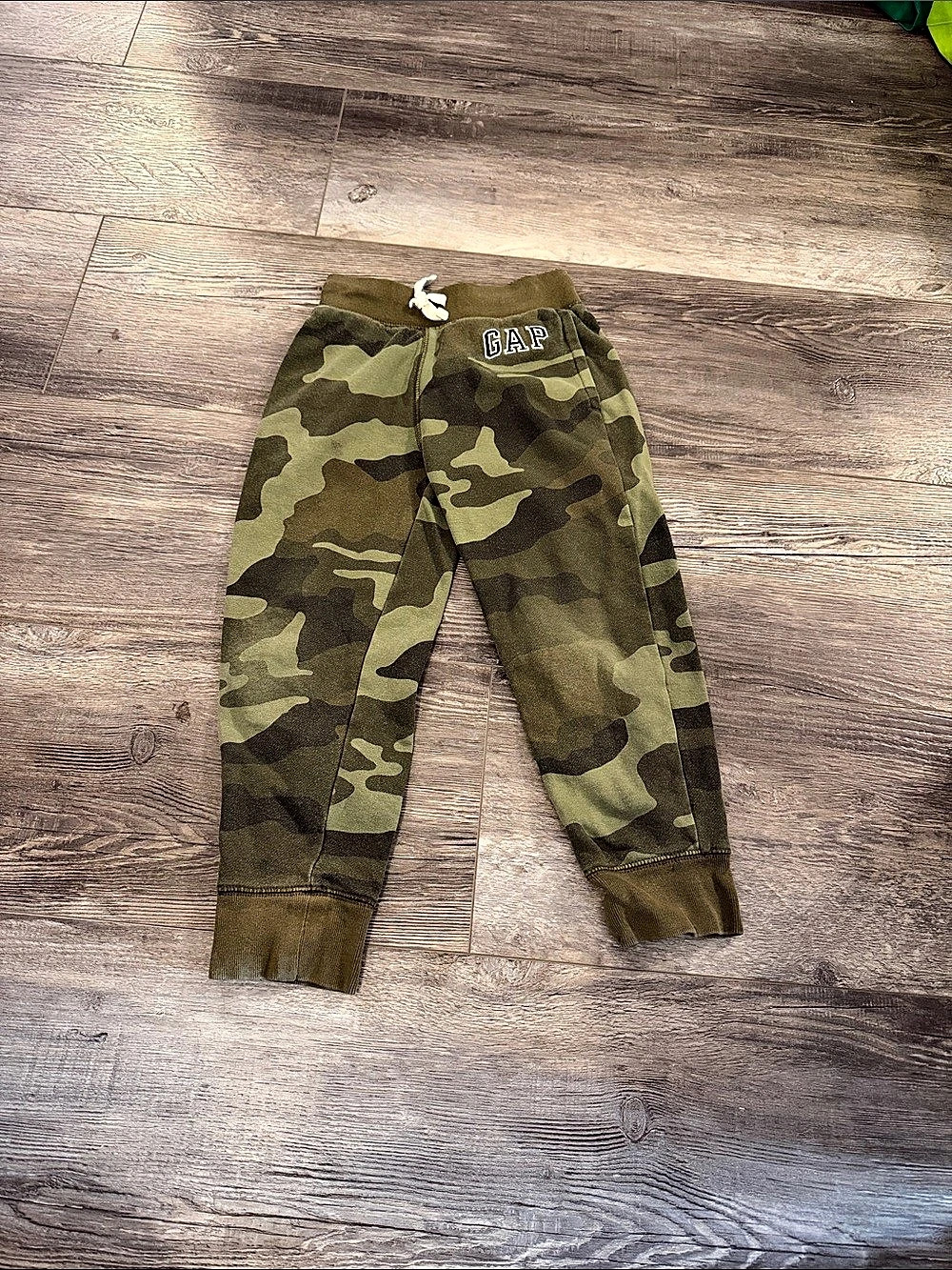 Gap Kids Camo Fleece Joggers Green & Brown Size 2T